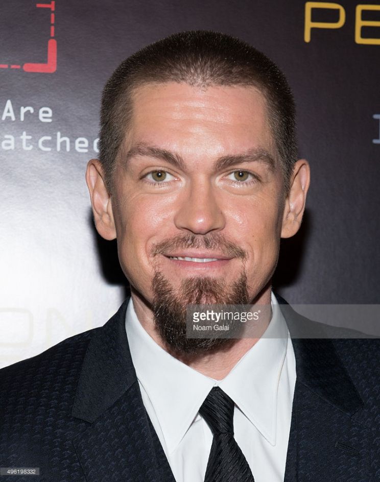 Steve Howey