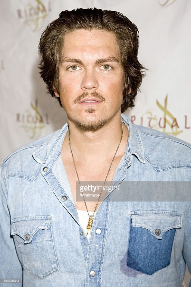 Steve Howey