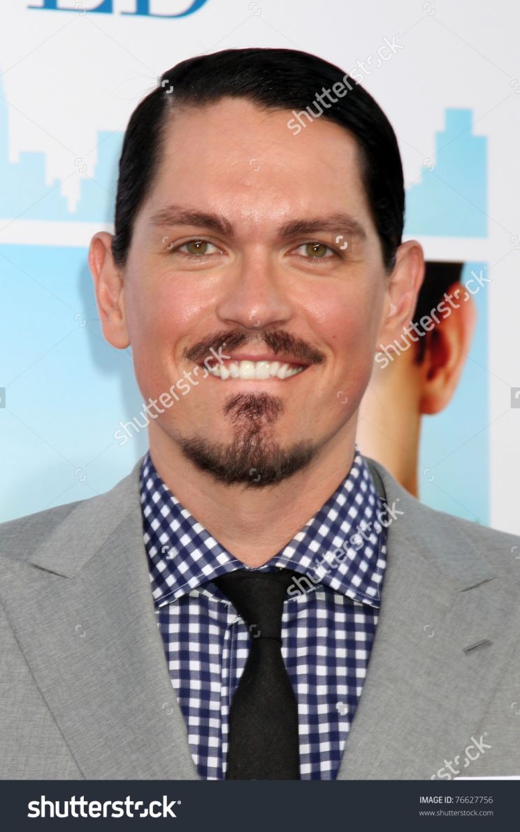 Steve Howey