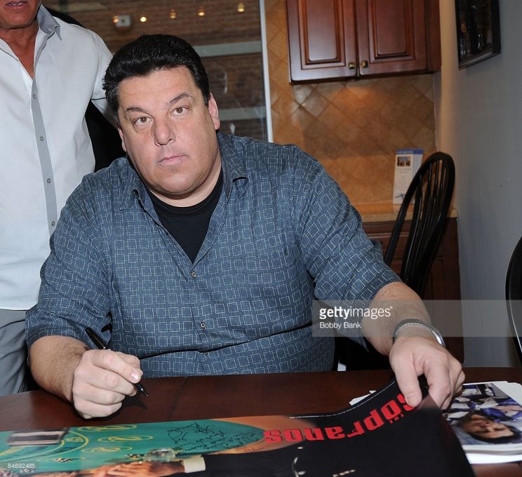 Steve Schirripa