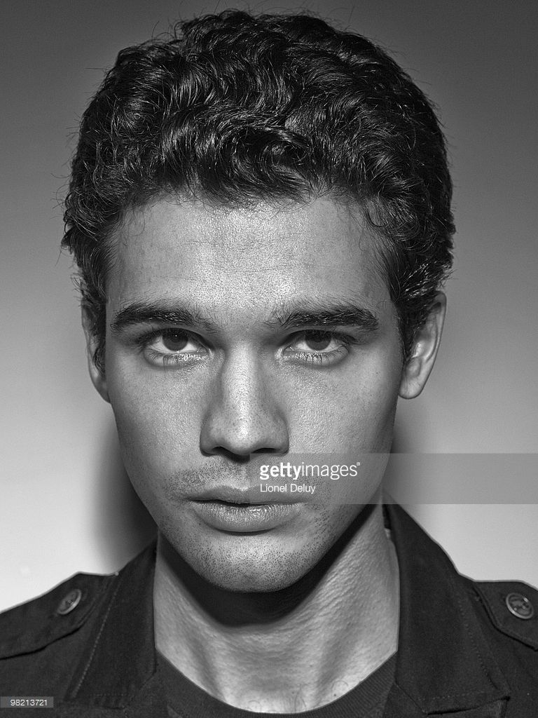 Pictures of Steven Strait