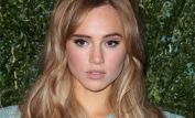 Suki Waterhouse