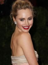 Suki Waterhouse