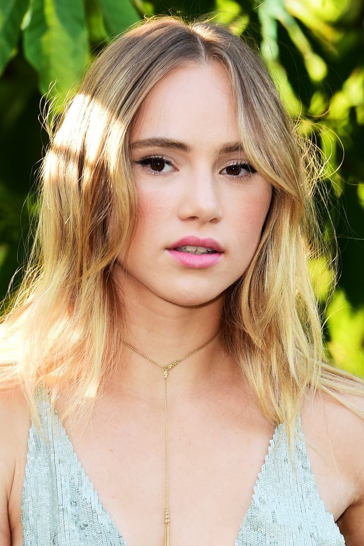 Suki Waterhouse