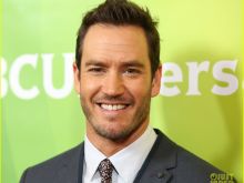 Sullivan Stapleton #70353 picture (Landscape Medium)
