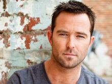 Sullivan Stapleton