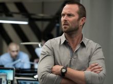 Sullivan Stapleton