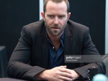 Sullivan Stapleton