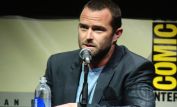 Sullivan Stapleton