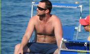 Sullivan Stapleton