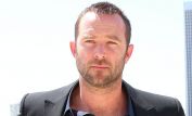 Sullivan Stapleton