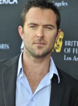 Sullivan Stapleton