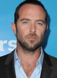 Sullivan Stapleton