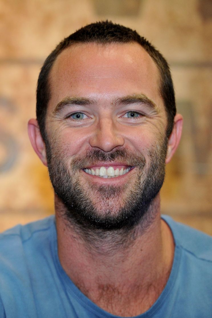 Sullivan Stapleton