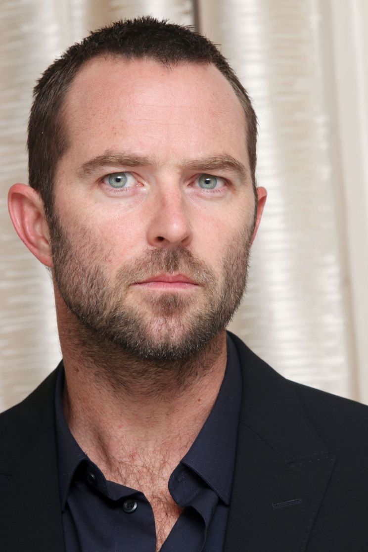 Sullivan Stapleton