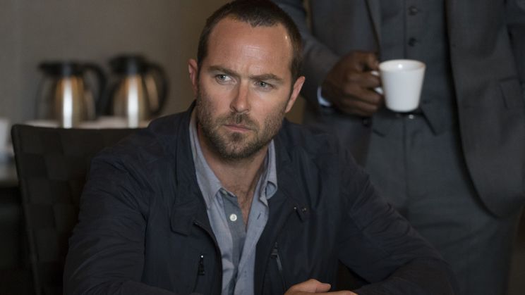 Sullivan Stapleton