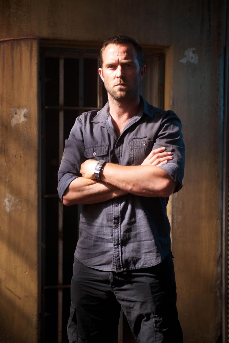 Sullivan Stapleton