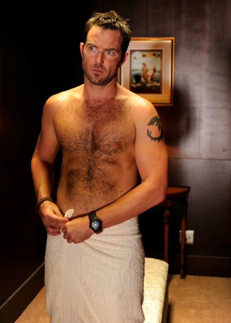 Sullivan Stapleton