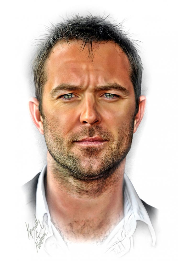 Sullivan Stapleton