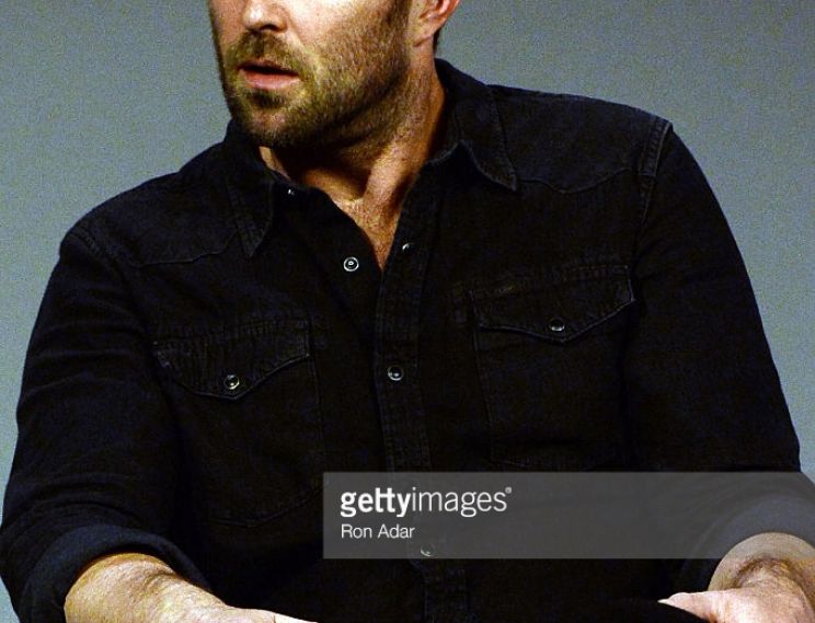 Sullivan Stapleton