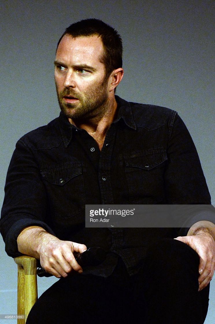 Sullivan Stapleton