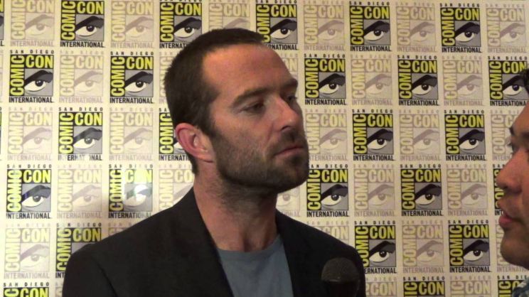 Sullivan Stapleton