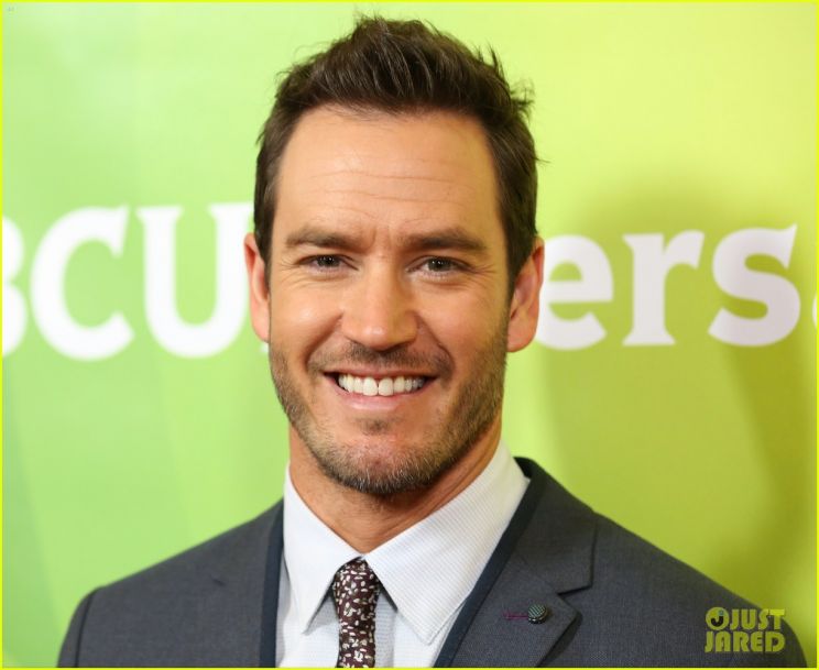 Sullivan Stapleton