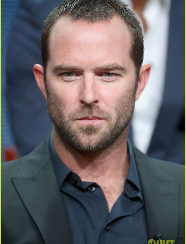 Sullivan Stapleton