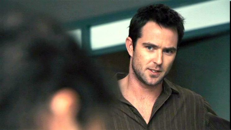 Sullivan Stapleton