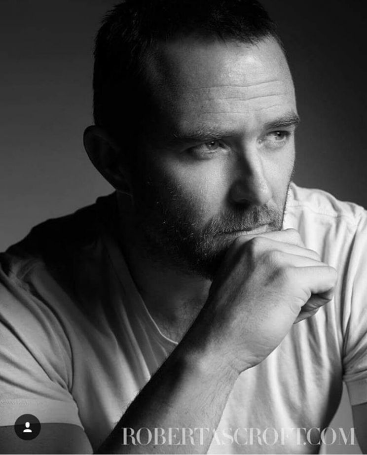 Sullivan Stapleton