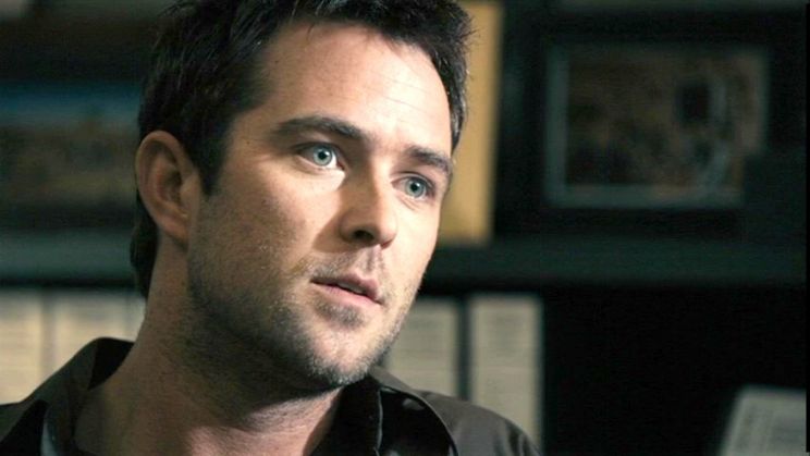 Sullivan Stapleton