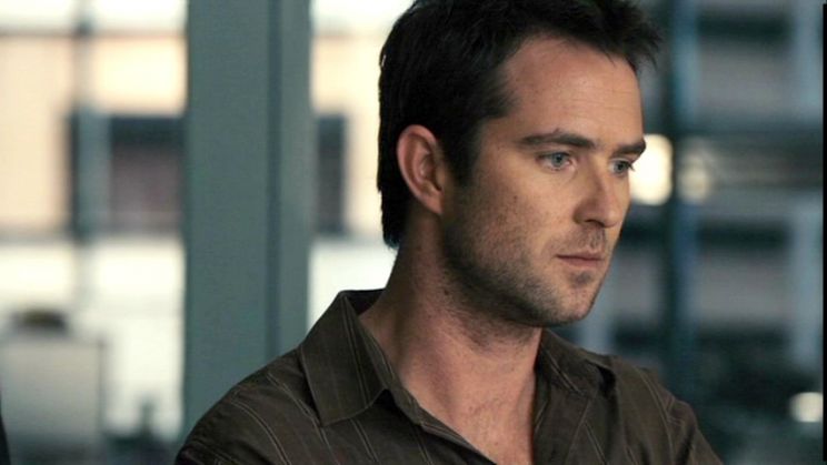 Sullivan Stapleton