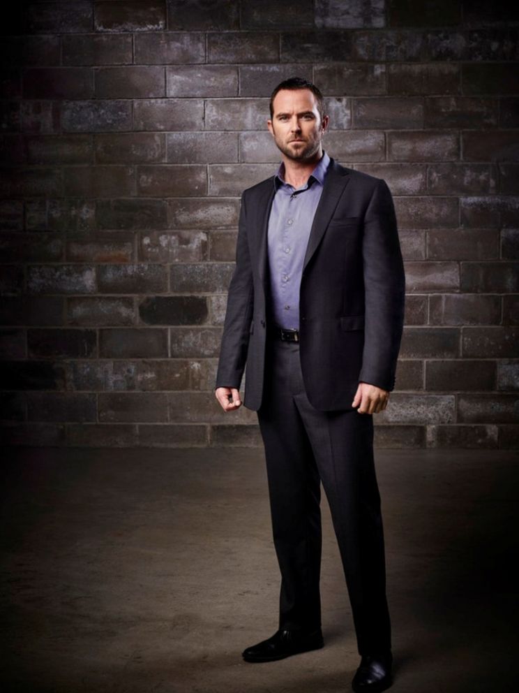 Sullivan Stapleton