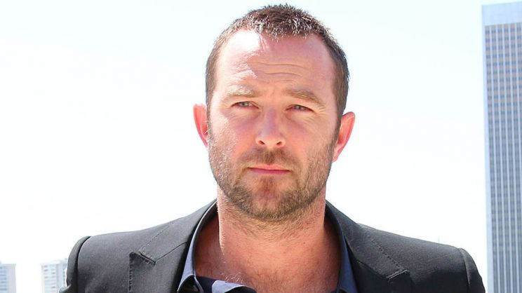 Sullivan Stapleton