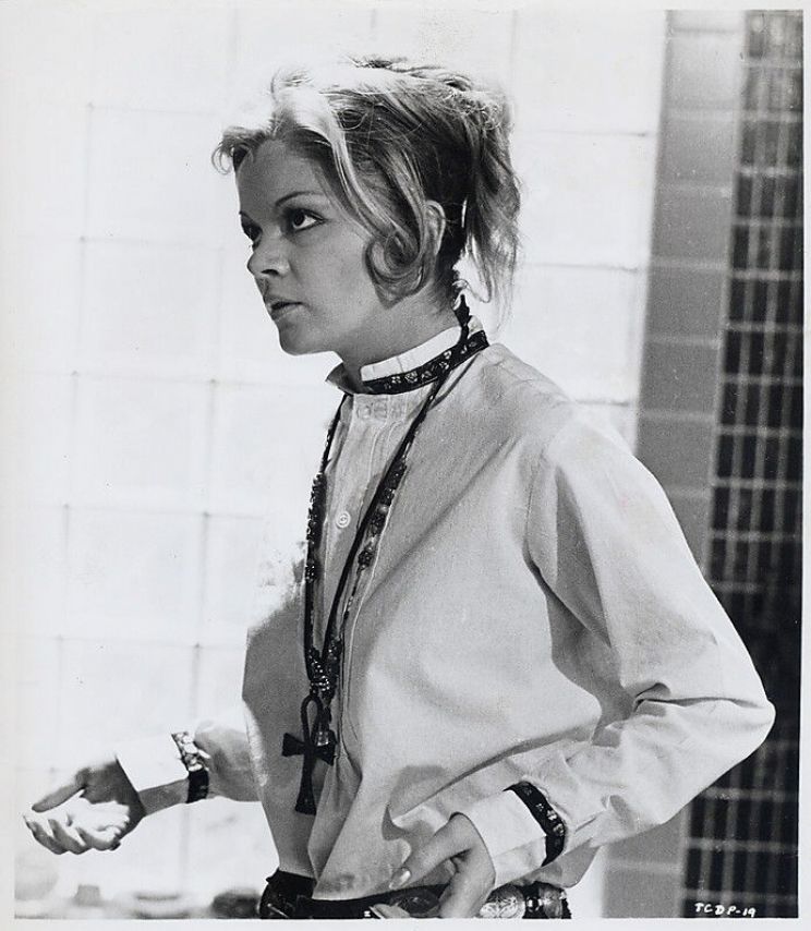 Susanne Benton.