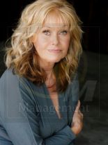 Suzanna Leigh photo