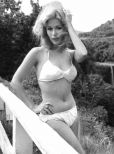 Suzanna Leigh