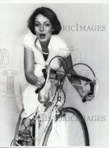 Suzanne Cyr