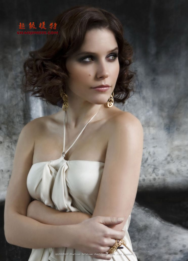 Suzie Carina