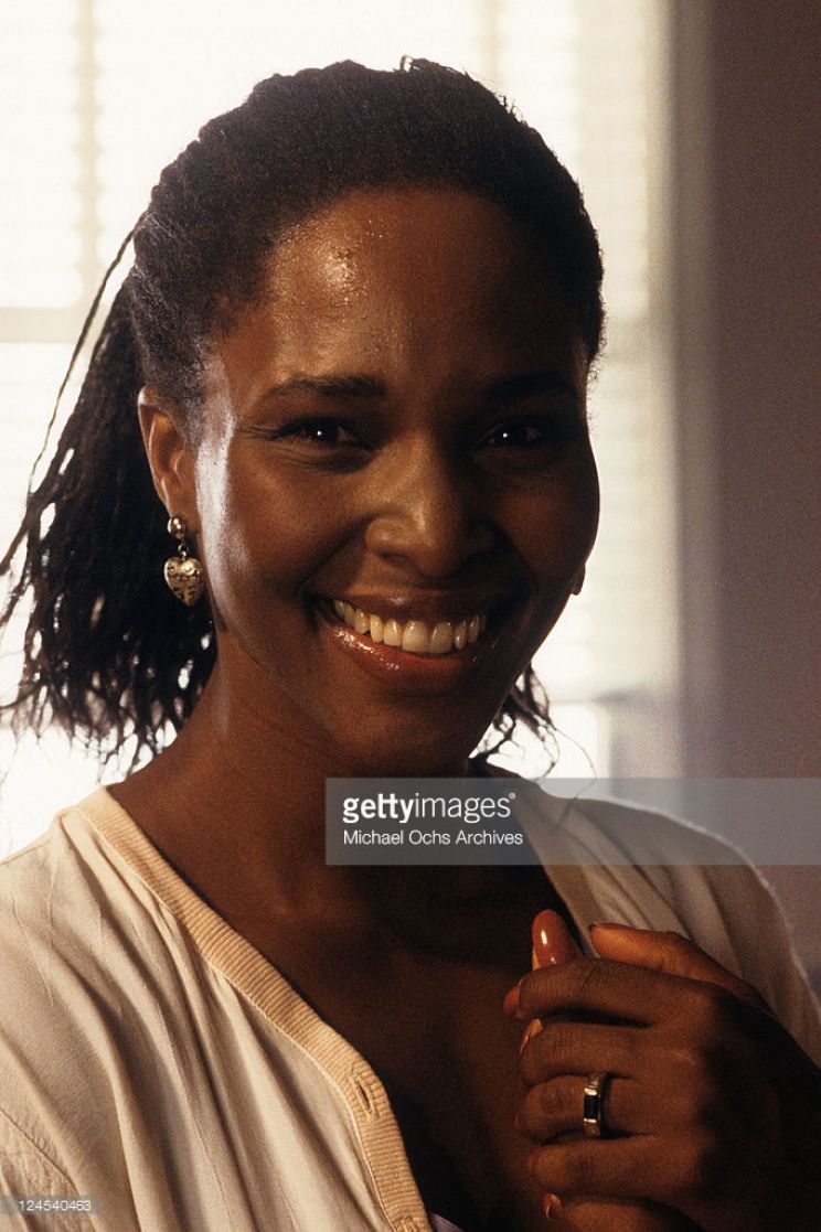 Suzzanne Douglas
