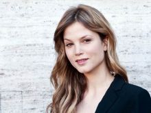 Sylvia Hoeks