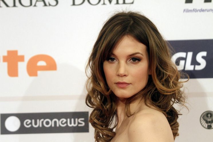 Sylvia Hoeks