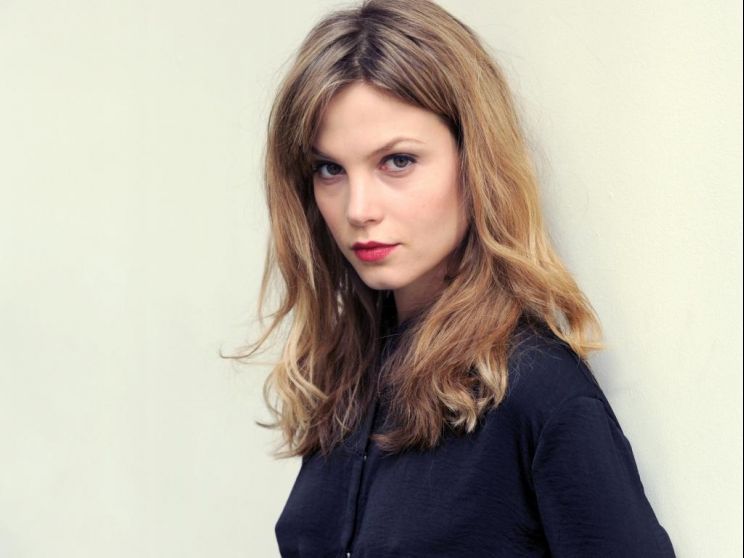 Sylvia Hoeks