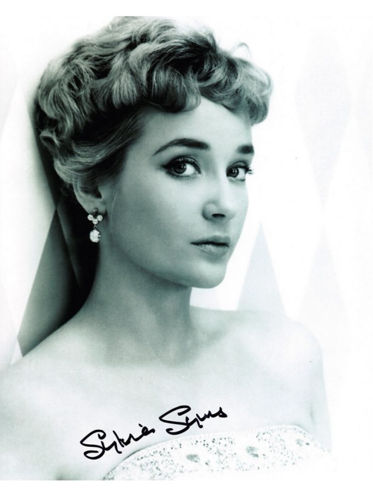 Sylvia Syms