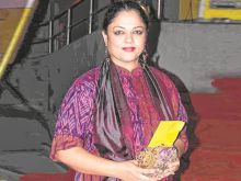 Tanvi Azmi photo