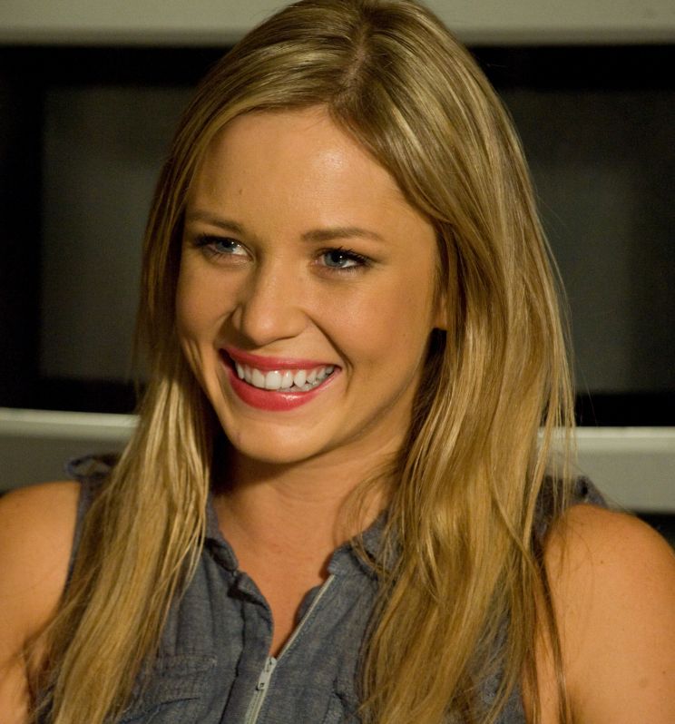 Tara Holt