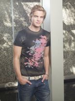 Taylor Handley photo