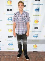 Taylor Handley photo