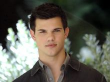 Taylor Lautner photo