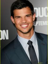 Taylor Lautner photo